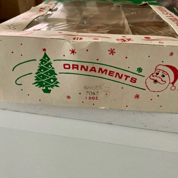 VINTAGE (1960s) Beautiful Glass Christmas Ornament in Original Box. Set of 12 - Picture 7 of 7